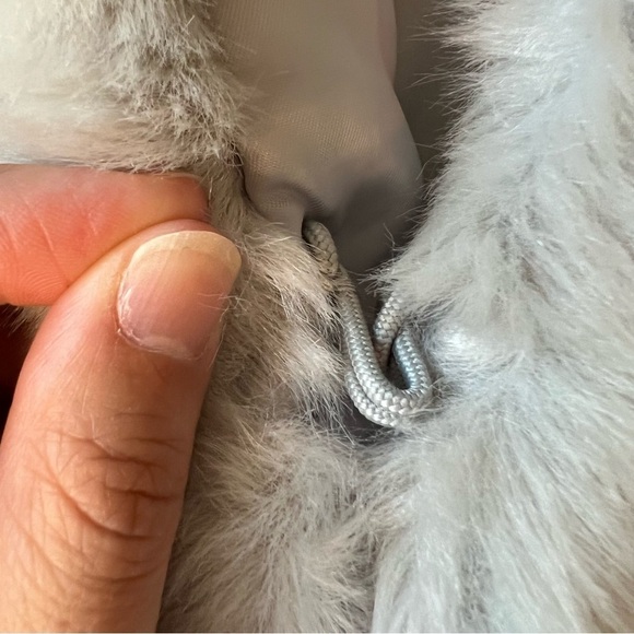 Talbots Wool Blend Cable knit Sweater Vest Faux Fur Metallic  Lining SZ SP - Picture 9 of 16